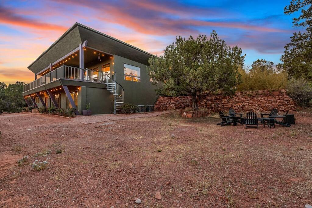 Close To Fresh Creek! Sleeps 12 ~ Amazing Views W/Serene Open Space ~ Hot Tub + Game Room ~ Trails Outside Sedona Exterior foto