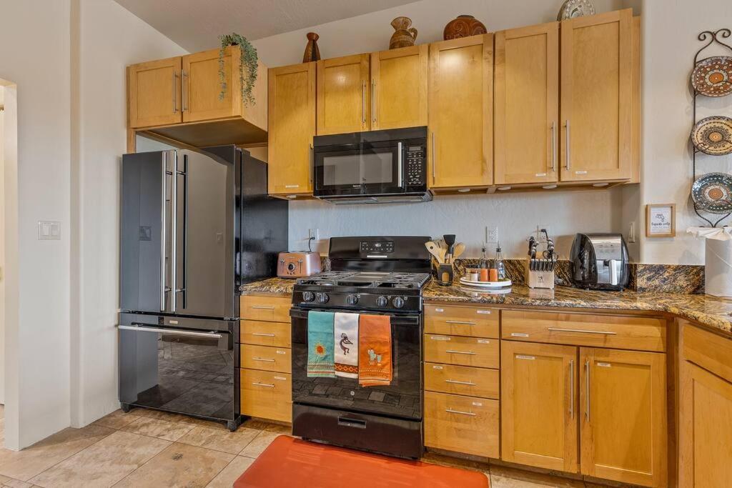 Close To Fresh Creek! Sleeps 12 ~ Amazing Views W/Serene Open Space ~ Hot Tub + Game Room ~ Trails Outside Sedona Exterior foto