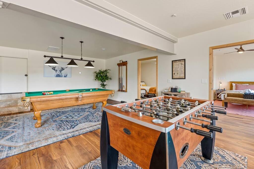 Close To Fresh Creek! Sleeps 12 ~ Amazing Views W/Serene Open Space ~ Hot Tub + Game Room ~ Trails Outside Sedona Exterior foto