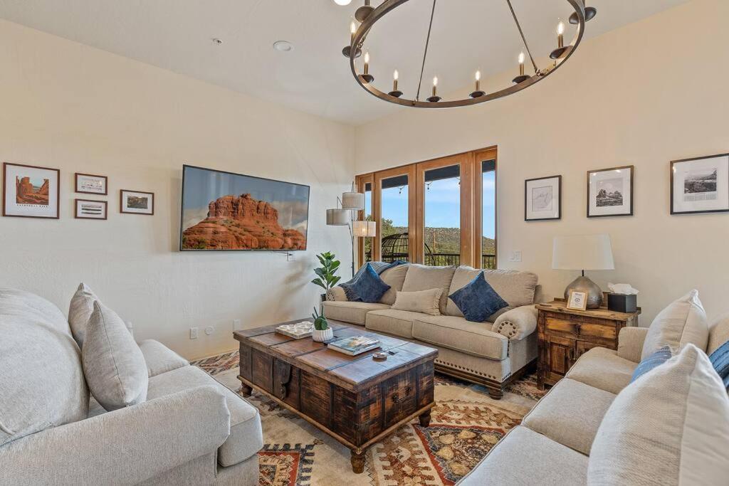 Close To Fresh Creek! Sleeps 12 ~ Amazing Views W/Serene Open Space ~ Hot Tub + Game Room ~ Trails Outside Sedona Exterior foto